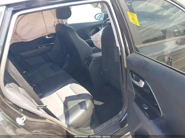 KNDCC3LC9H5078190 2017 KIA NIRO - Image 8