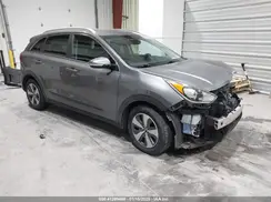 KNDCC3LC9H5081557 2017 KIA NIRO