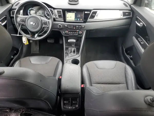 KNDCC3LC9H5083373 2017 KIA NIRO - Image 8