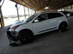KNDCC3LC9H5083986 2017 KIA NIRO