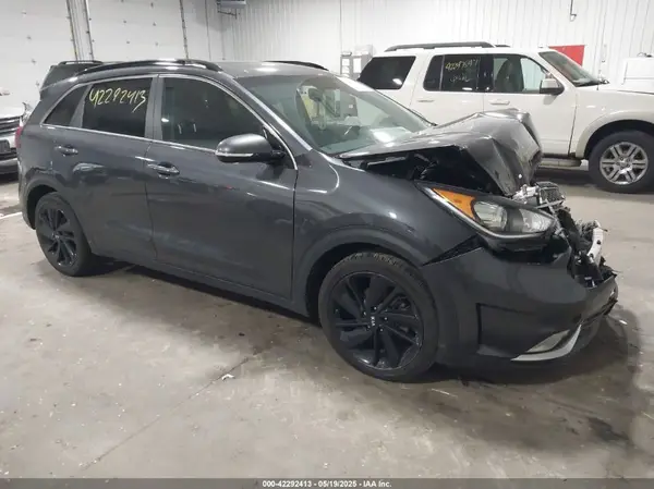 KNDCC3LC9J5133842 2018 KIA NIRO - Image 1