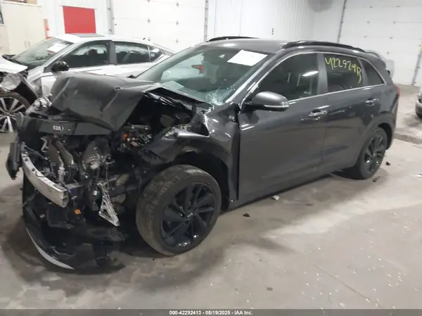 KNDCC3LC9J5133842 2018 KIA NIRO - Image 2