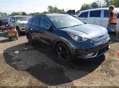 KNDCC3LC9J5134991 2018 KIA NIRO