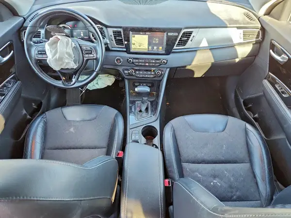 KNDCC3LC9J5135638 2018 KIA NIRO - Image 8