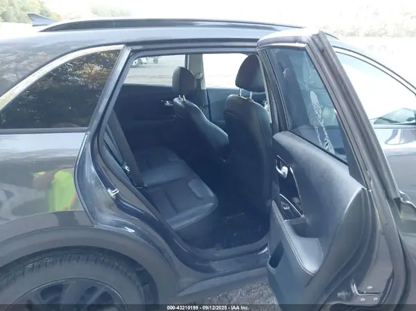 KNDCC3LC9J5160538 2018 KIA NIRO - Image 8