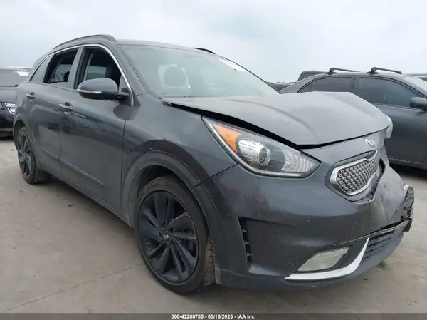 KNDCC3LC9J5188016 2018 KIA NIRO - Image 1