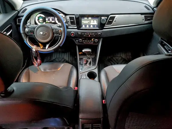 KNDCC3LC9J5203484 2018 KIA NIRO - Image 8