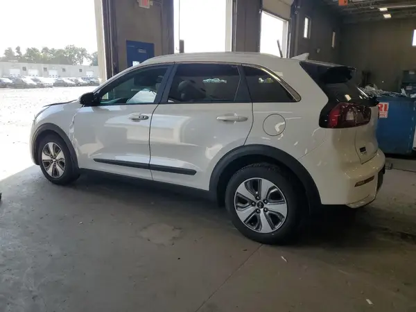 KNDCC3LC9K5225020 2019 KIA NIRO - Image 2