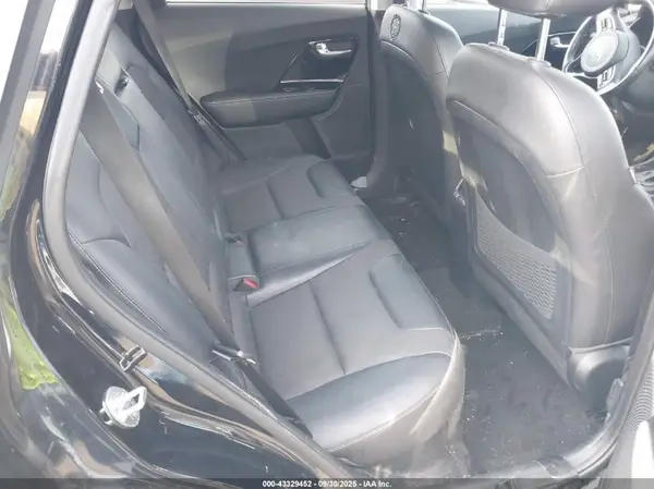 KNDCC3LC9K5252363 2019 KIA NIRO - Image 8