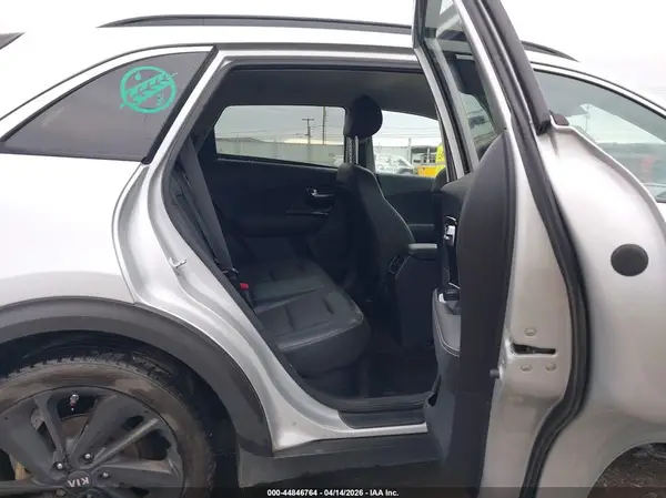 KNDCC3LC9K5254002 2019 KIA NIRO - Image 8