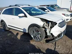 KNDCC3LC9K5257725 2019 KIA NIRO