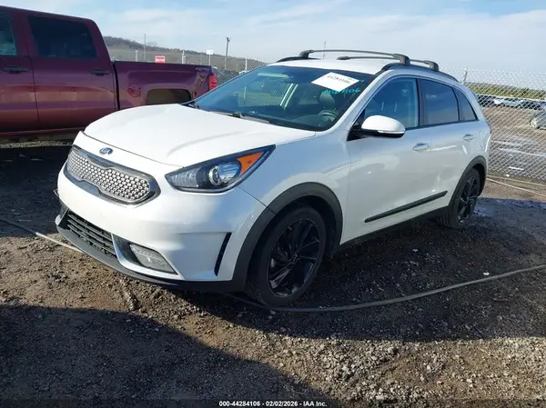 KNDCC3LC9K5257725 2019 KIA NIRO - Image 2