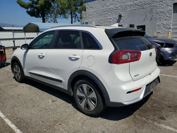 KNDCC3LC9K5275593 2019 KIA NIRO - Image 2