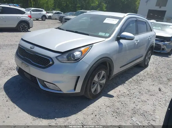 KNDCC3LC9K5283032 2019 KIA NIRO - Image 2