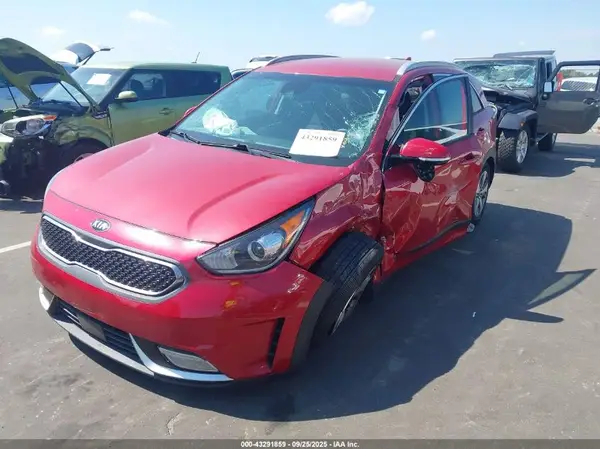 KNDCC3LC9K5302811 2019 KIA NIRO - Image 2