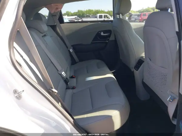 KNDCC3LC9L5420763 2020 KIA NIRO - Image 8