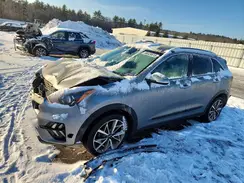 KNDCC3LC9N5502009 2022 KIA NIRO