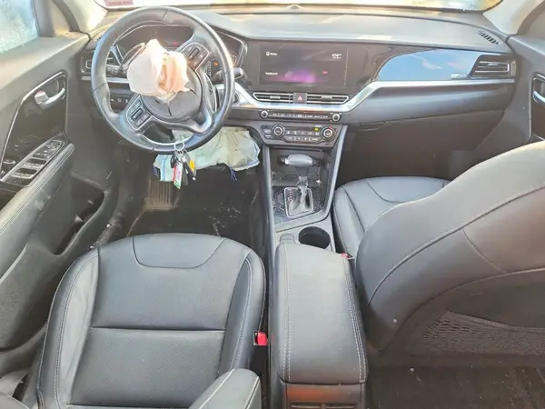 KNDCC3LC9N5502009 2022 KIA NIRO - Image 8