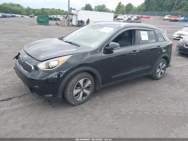 KNDCC3LCXH5036417 2017 KIA NIRO - Image 2
