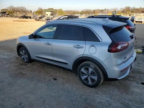 KNDCC3LCXH5037244 2017 KIA NIRO - Image 2
