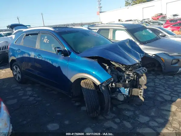 KNDCC3LCXH5038233 2017 KIA NIRO - Image 1