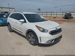 KNDCC3LCXH5040323 2017 KIA NIRO