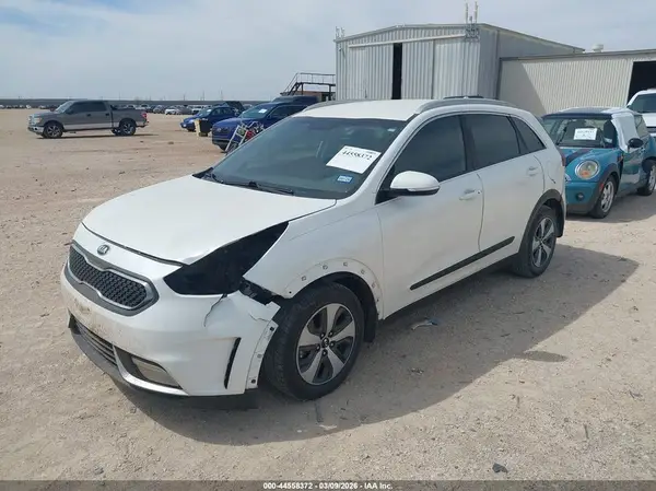 KNDCC3LCXH5040323 2017 KIA NIRO - Image 2