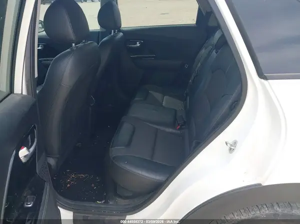 KNDCC3LCXH5040323 2017 KIA NIRO - Image 8