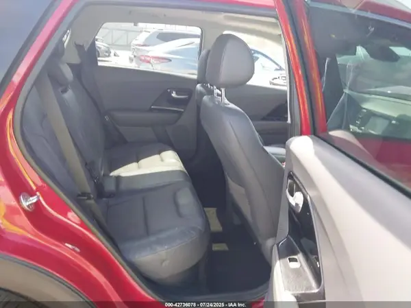 KNDCC3LCXH5043884 2017 KIA NIRO - Image 8