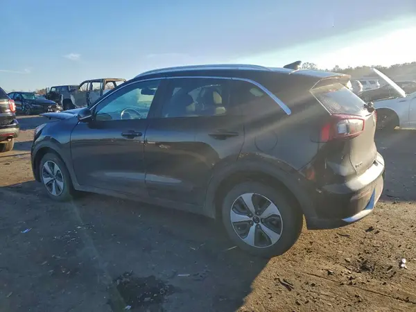 KNDCC3LCXH5047806 2017 KIA NIRO - Image 2