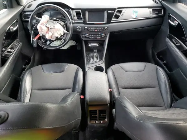 KNDCC3LCXH5047823 2017 KIA NIRO - Image 8