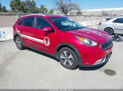 KNDCC3LCXH5048082 2017 KIA NIRO