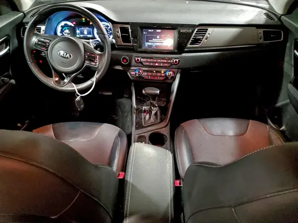 KNDCC3LCXH5049748 2017 KIA NIRO - Image 8