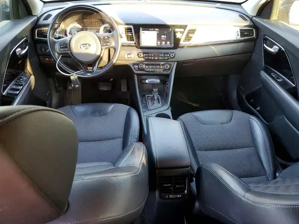 KNDCC3LCXH5056814 2017 KIA NIRO - Image 8
