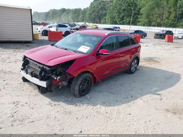 KNDCC3LCXH5057915 2017 KIA NIRO - Image 2