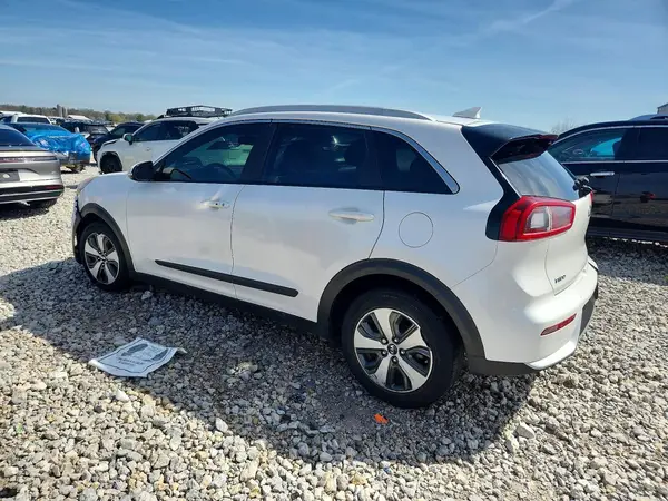 KNDCC3LCXH5059969 2017 KIA NIRO - Image 2