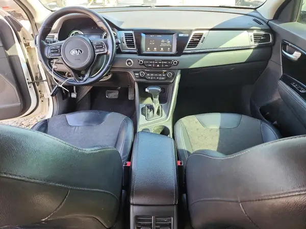 KNDCC3LCXH5059969 2017 KIA NIRO - Image 8