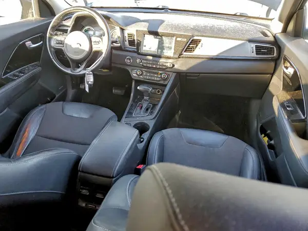 KNDCC3LCXH5063245 2017 KIA NIRO - Image 8