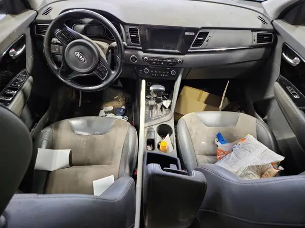 KNDCC3LCXH5065223 2017 KIA NIRO - Image 8