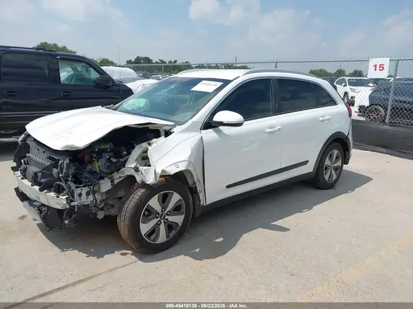 KNDCC3LCXH5066209 2017 KIA NIRO - Image 2