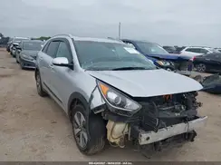 KNDCC3LCXH5072270 2017 KIA NIRO
