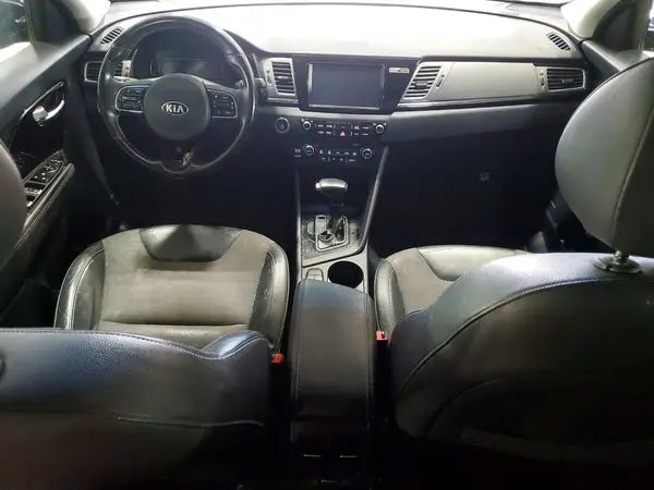 KNDCC3LCXH5073015 2017 KIA NIRO - Image 8