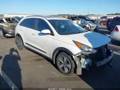 KNDCC3LCXH5074651 2017 KIA NIRO