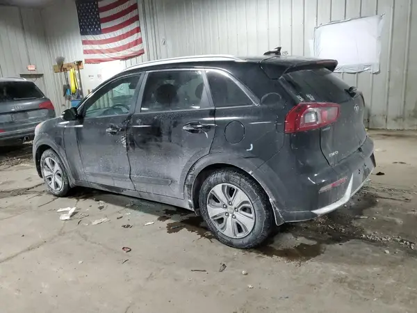 KNDCC3LCXH5076013 2017 KIA NIRO - Image 2