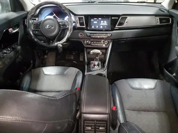 KNDCC3LCXH5076013 2017 KIA NIRO - Image 8