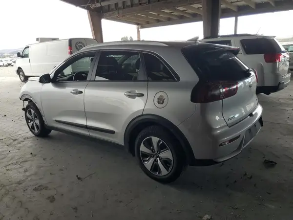 KNDCC3LCXH5079512 2017 KIA NIRO - Image 2