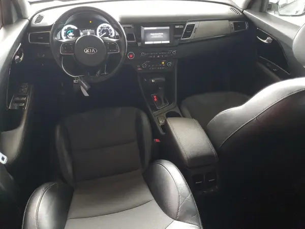KNDCC3LCXH5079512 2017 KIA NIRO - Image 8