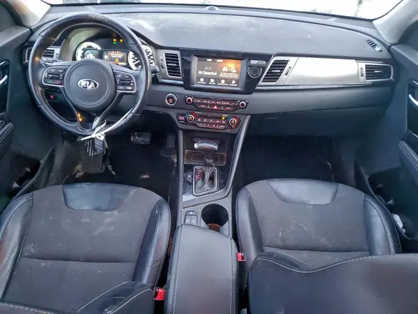 KNDCC3LCXH5095256 2017 KIA NIRO - Image 8