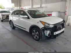 KNDCC3LCXH5095810 2017 KIA NIRO
