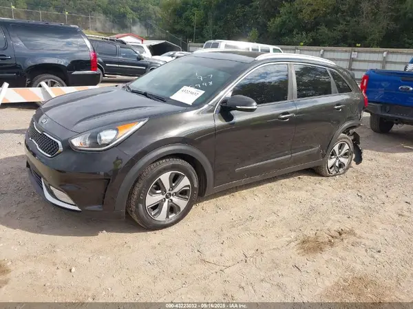 KNDCC3LCXJ5116998 2018 KIA NIRO - Image 2